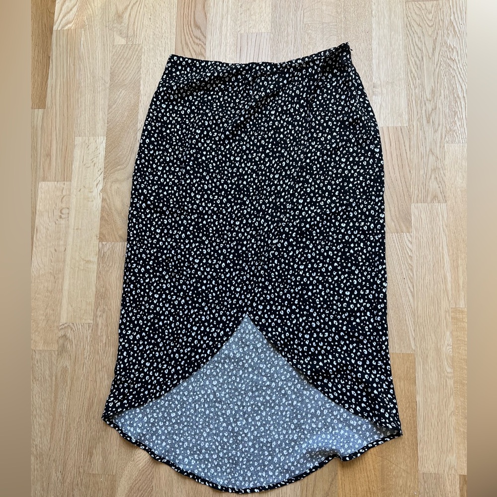 Urban Romantics Black & White Asymmetrical Skirt - Size Small *Brand New*